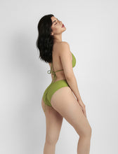 Cargar imagen en el visor de la galería, Nora Coral alto | Verde aguacate