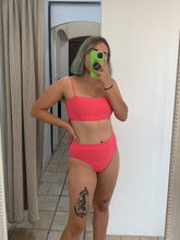 Cargar imagen en el visor de la galería, Clara - Valeria Salmón Coral